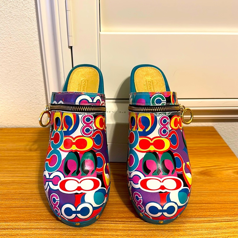 COACH MULTI COLOR LEATHER CLOGS SIZE 10